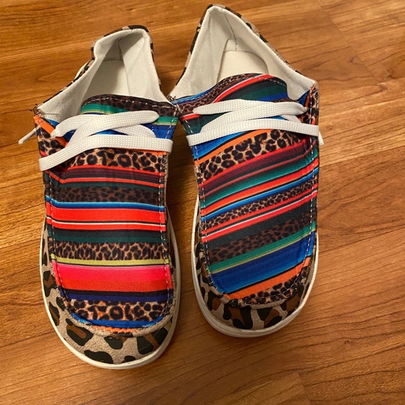 Serape & Leopard Lace Up Flat Sneakers - Similar to Hey Dudes - NWT - round toe - Picture 2 of 4
